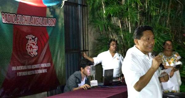 Un profesional de XEPET acompañando una propuesta de elchilambalam.com