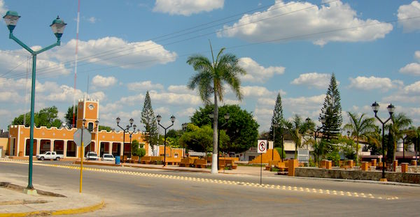 La plaza principal de Sucilá, comunidad de Yucatán donde encontraron a una menor extraviada. Foto de Elchilambalam
