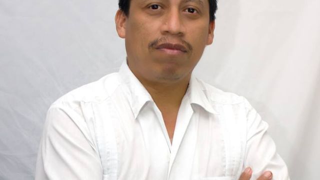 aruxPose2.jpg
